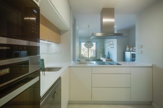 Geweldige appartementen in een woonwijk in Mil Palmeras, op 100 meter van de zee