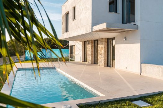 Turnkey villa’s in Finestrat met uitzicht op de skyline van Benidorm