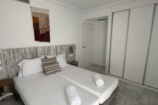 Uniek appartement met zeezicht in El Campello, Costa Blanca.